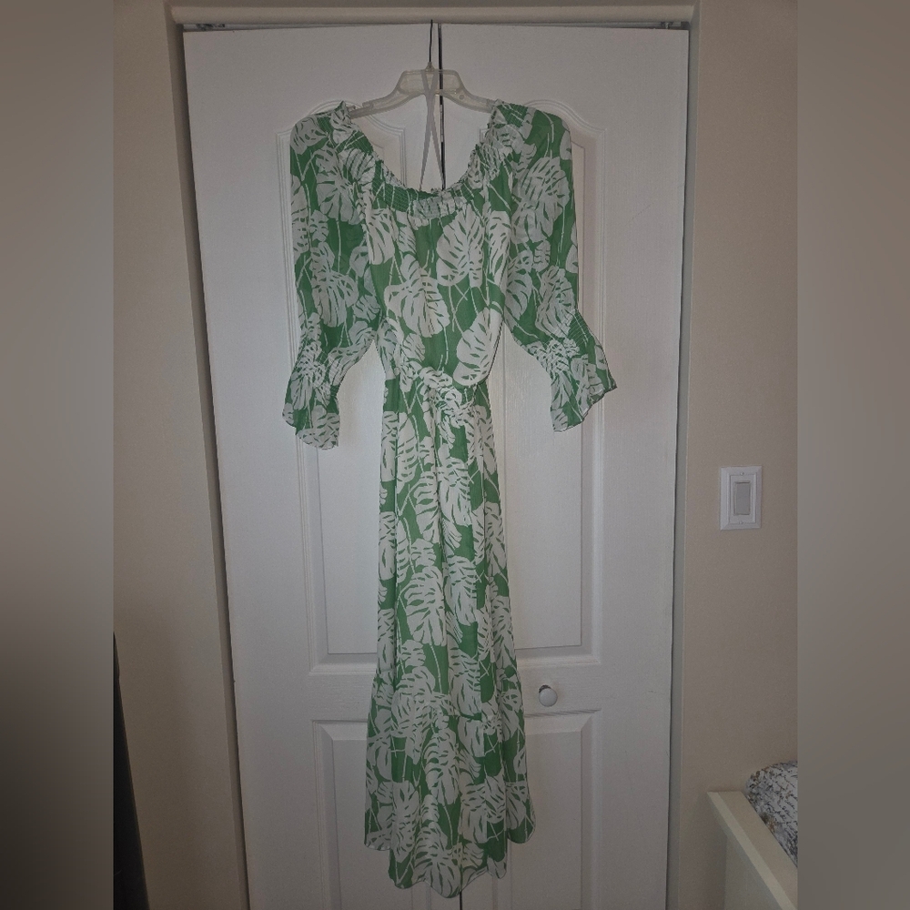 Chico's Green and White Leaf Pattern Long Sleeve Dress